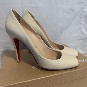 Louboutin Creme Pumps!! 🔥